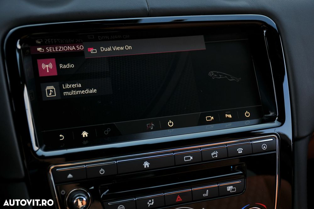 Jaguar XJ 30d LWB Portfolio - 27