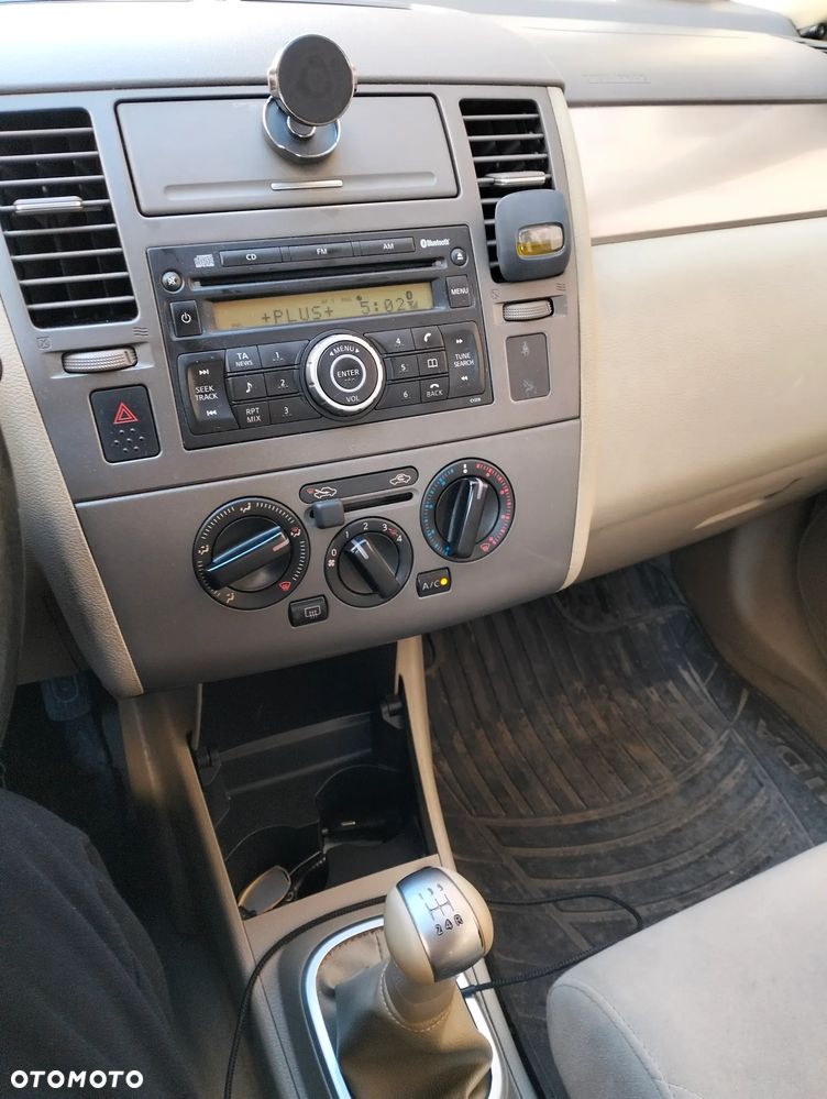 Nissan Tiida 1.6 Visia - 11