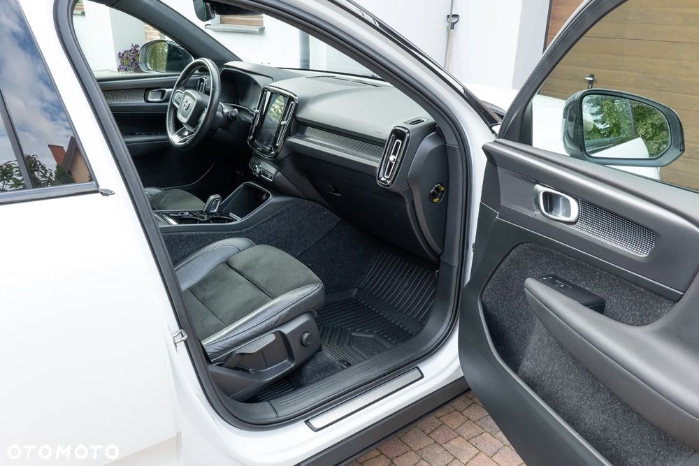Volvo XC 40 D3 Geartronic R-Design - 28