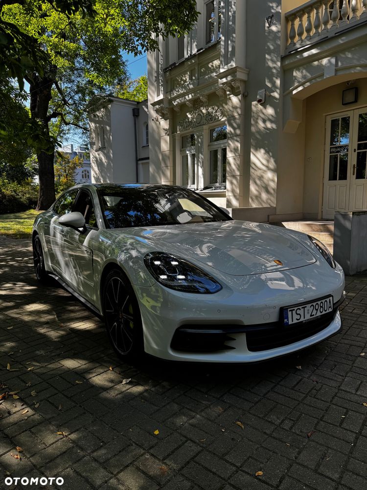 Porsche Panamera 4 E-Hybrid - 17