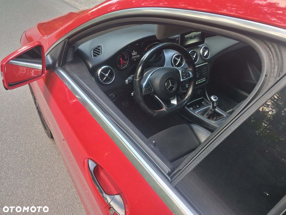 Mercedes-Benz CLA 180 AMG Line - 6