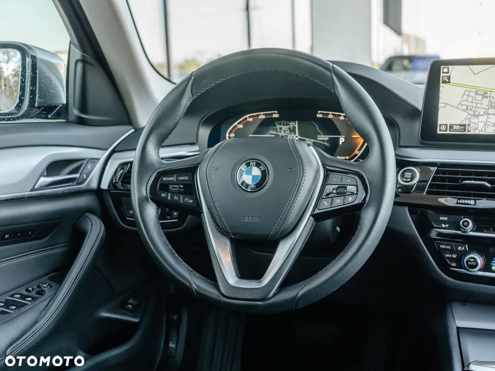 BMW Seria 5 530d xDrive - 7