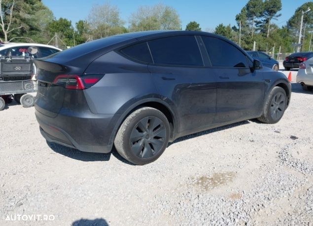 Tesla Model Y Long Range RWD - 8