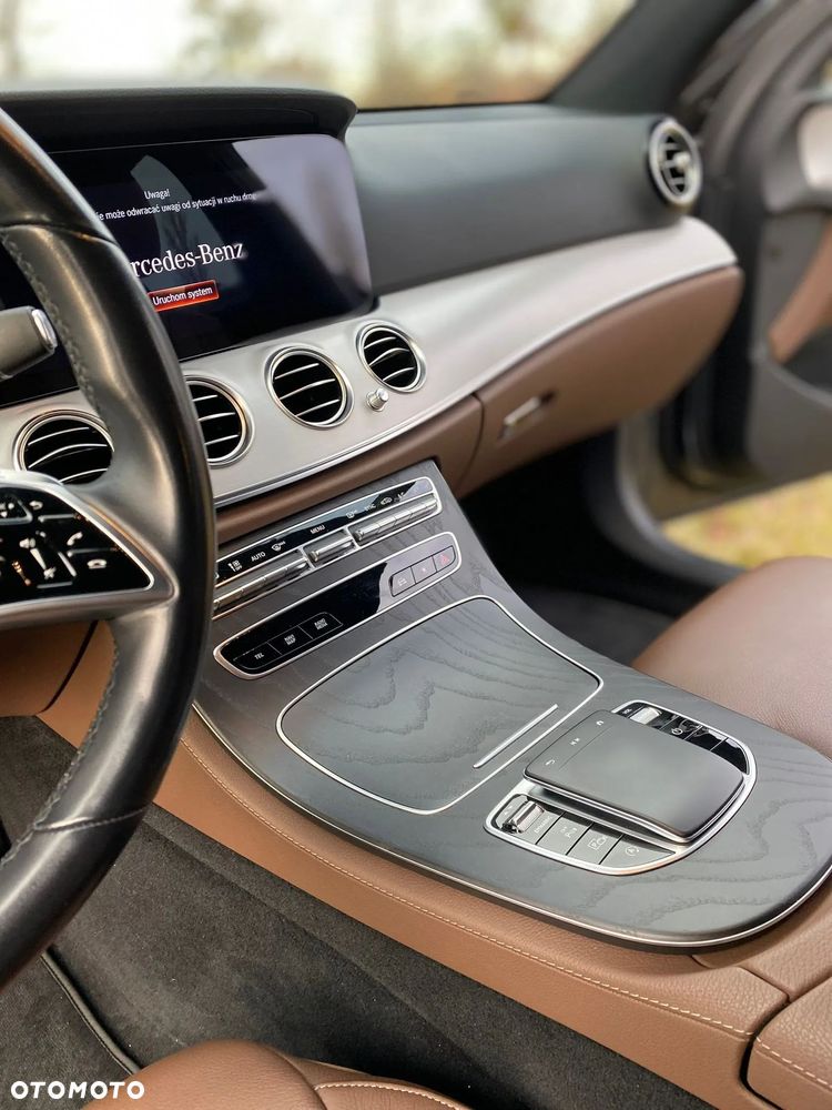 Mercedes-Benz Klasa E 220 d 9G-TRONIC - 28