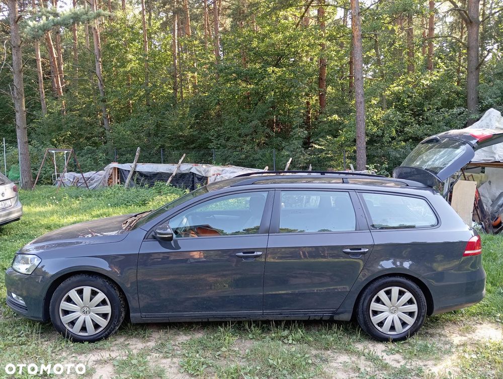 Volkswagen Passat - 1