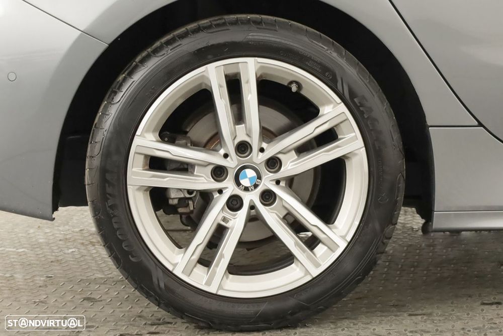 BMW 116 d Pack Desportivo M Auto - 5