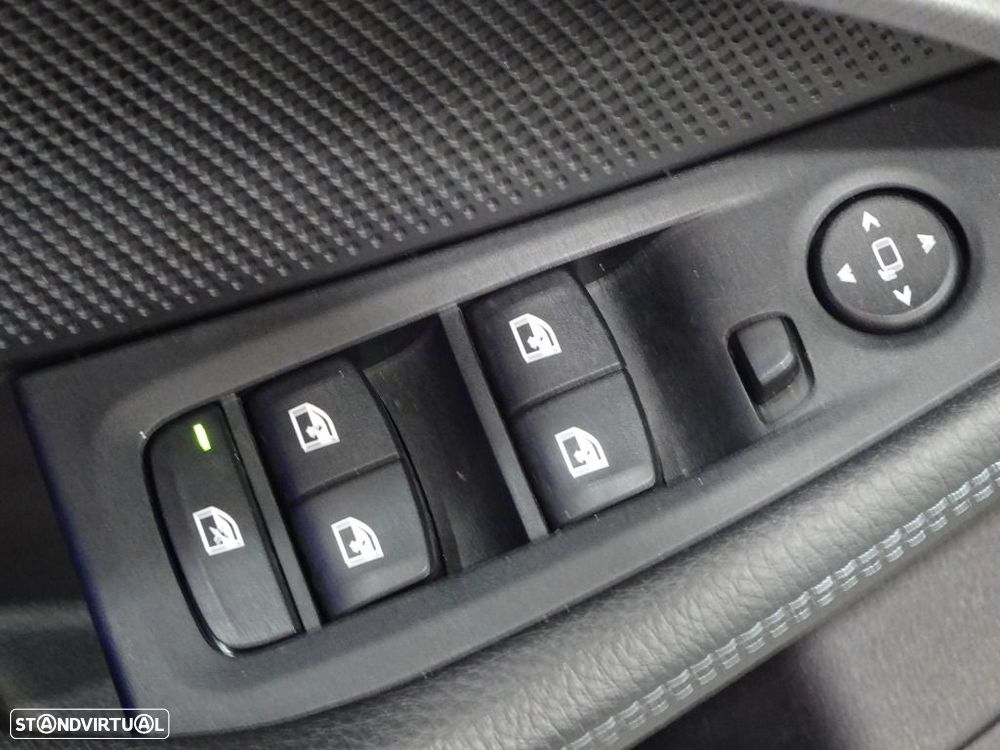 BMW 116 d Pack Desportivo M Auto - 10