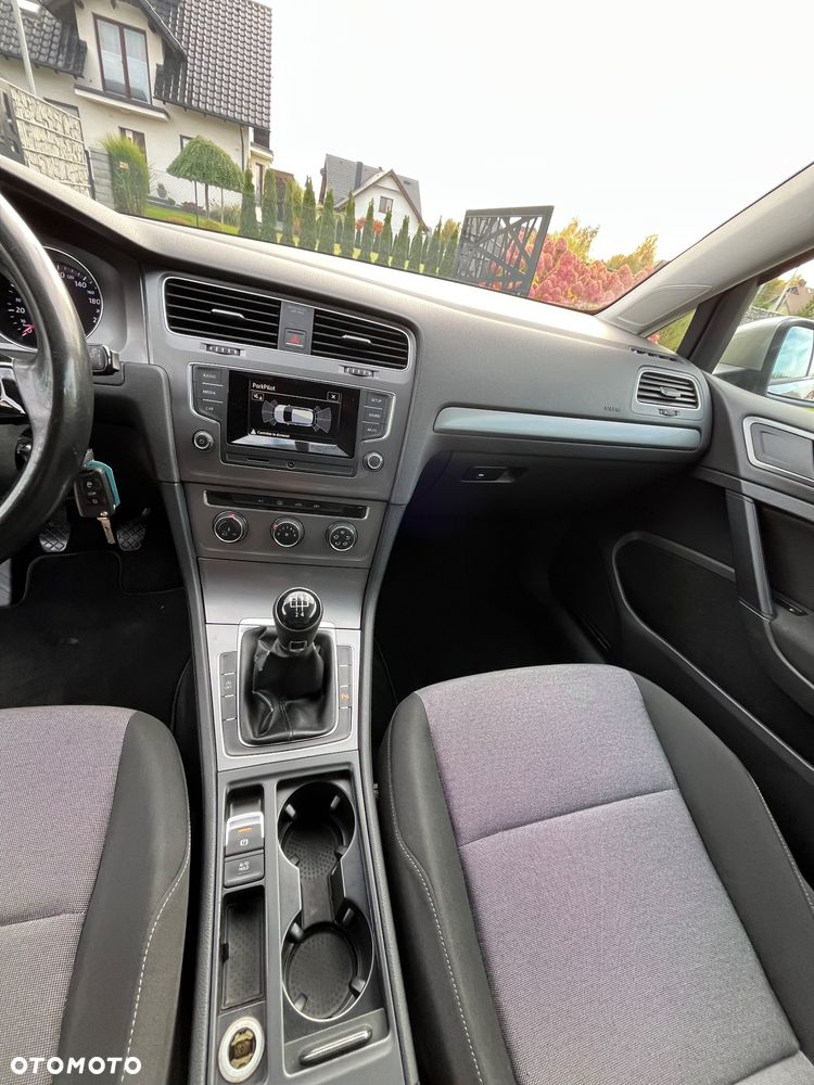 Volkswagen Golf - 8