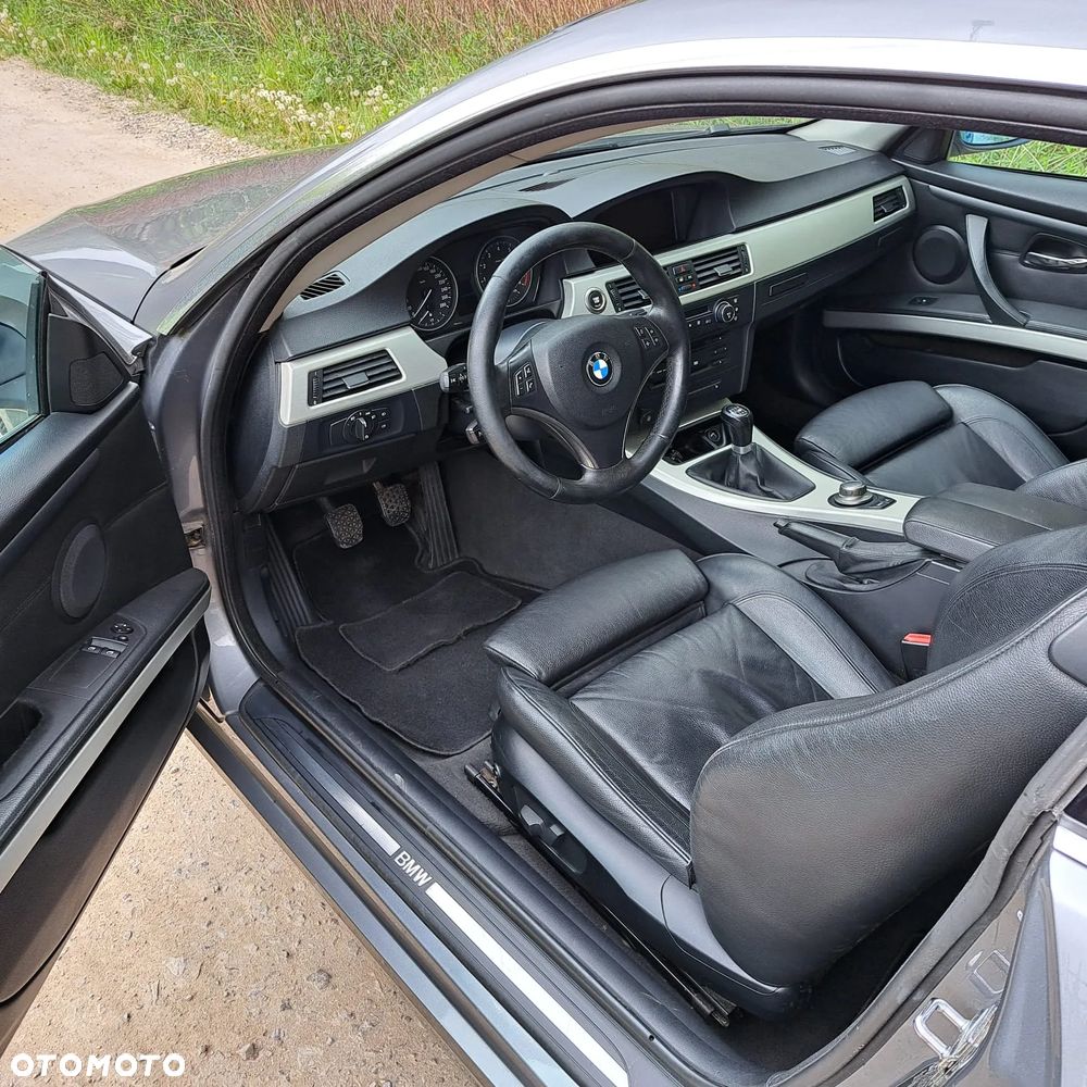 BMW Seria 3 325i - 9