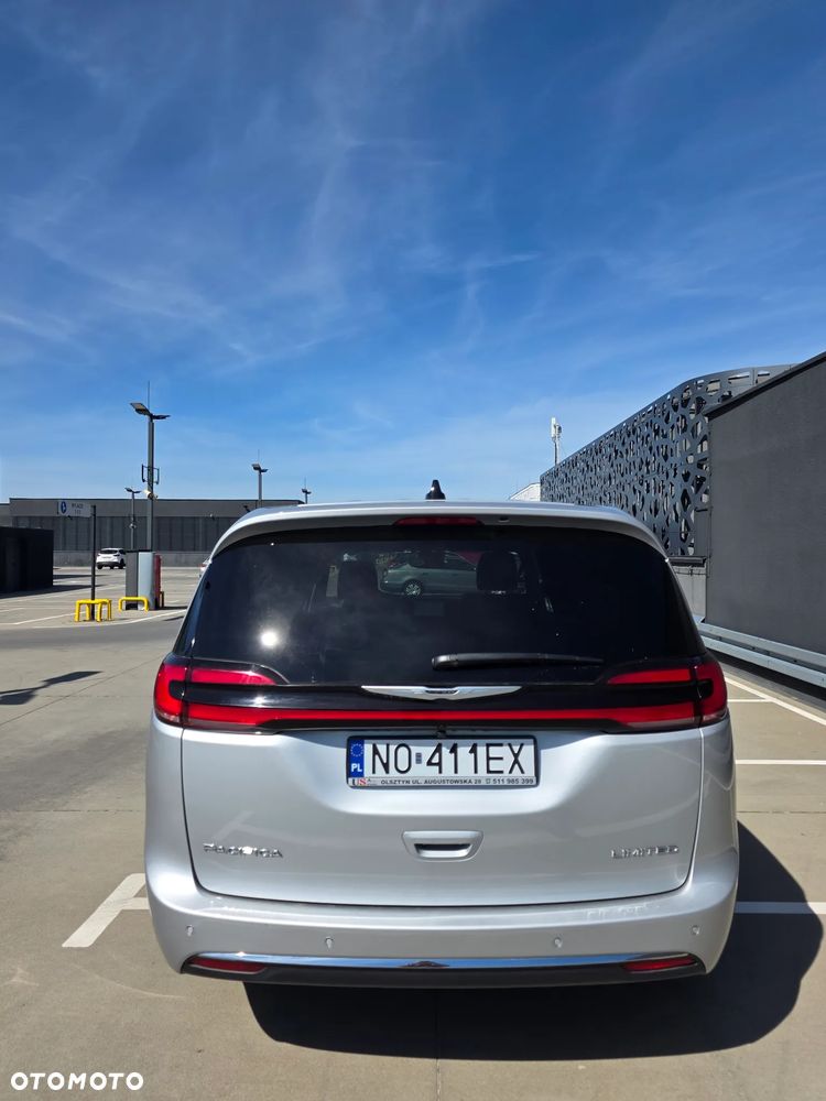 Chrysler Pacifica - 7