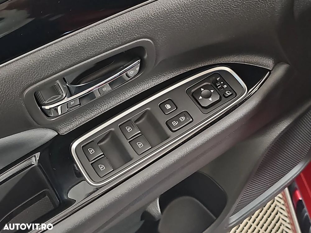 Mitsubishi Outlander - 15