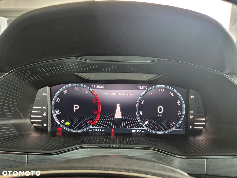 Skoda Superb 2.0 TDI SCR Ambition DSG - 17