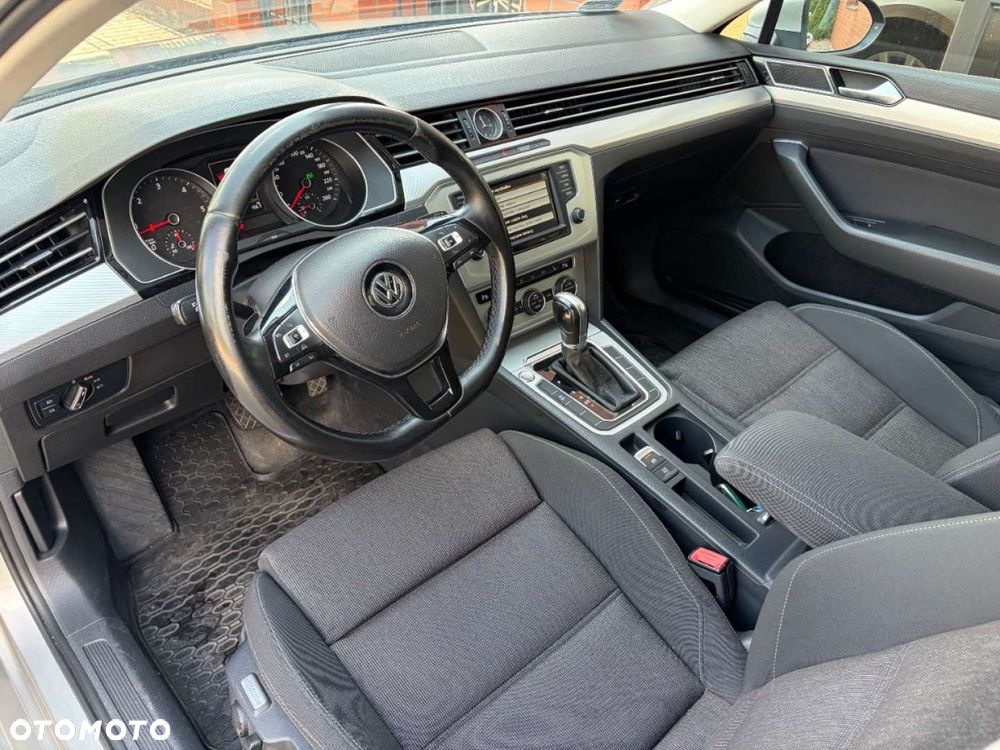 Volkswagen Passat Variant 2.0 TDI SCR DSG BlueMotion Comfortline - 8