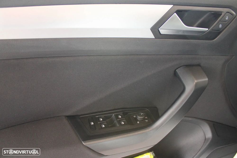 VW T-Roc 1.0 TSI Urban - 5