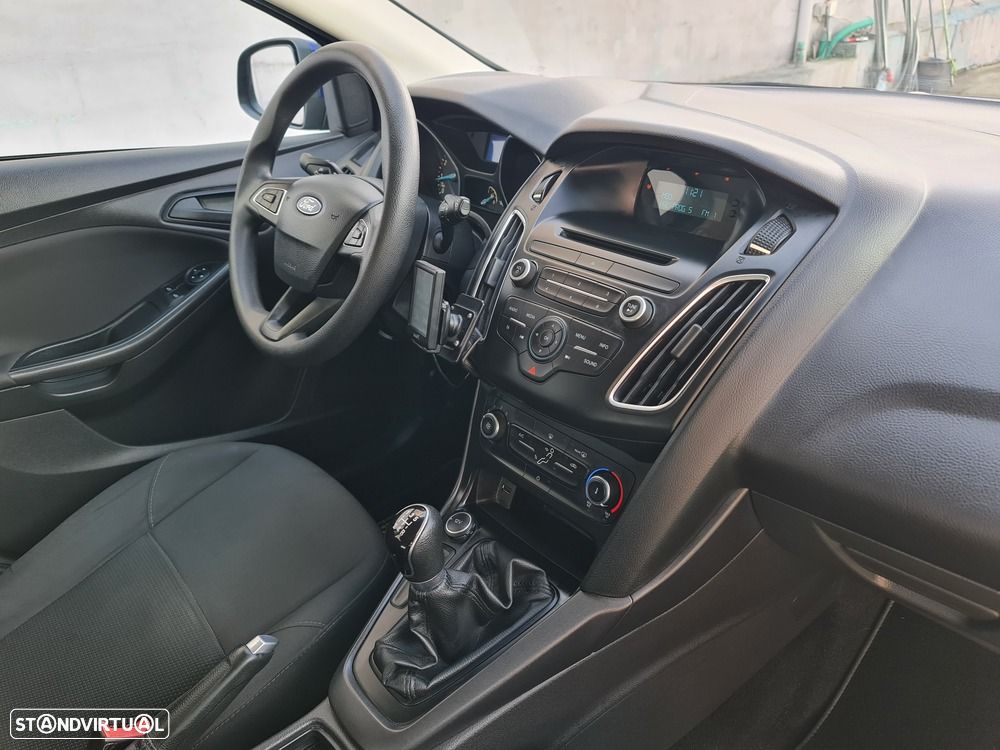Ford Focus 1.0 SCTi Titanium - 10