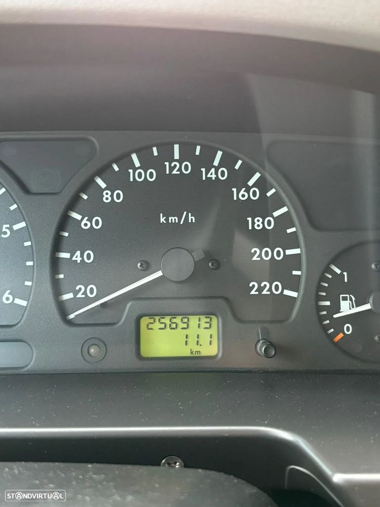 Land Rover Discovery 2.5 TD5 - 15