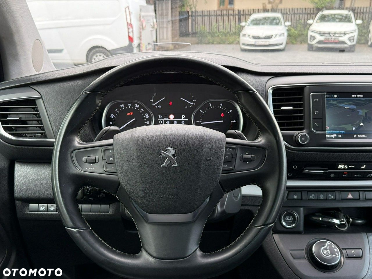 Peugeot Traveller - 27