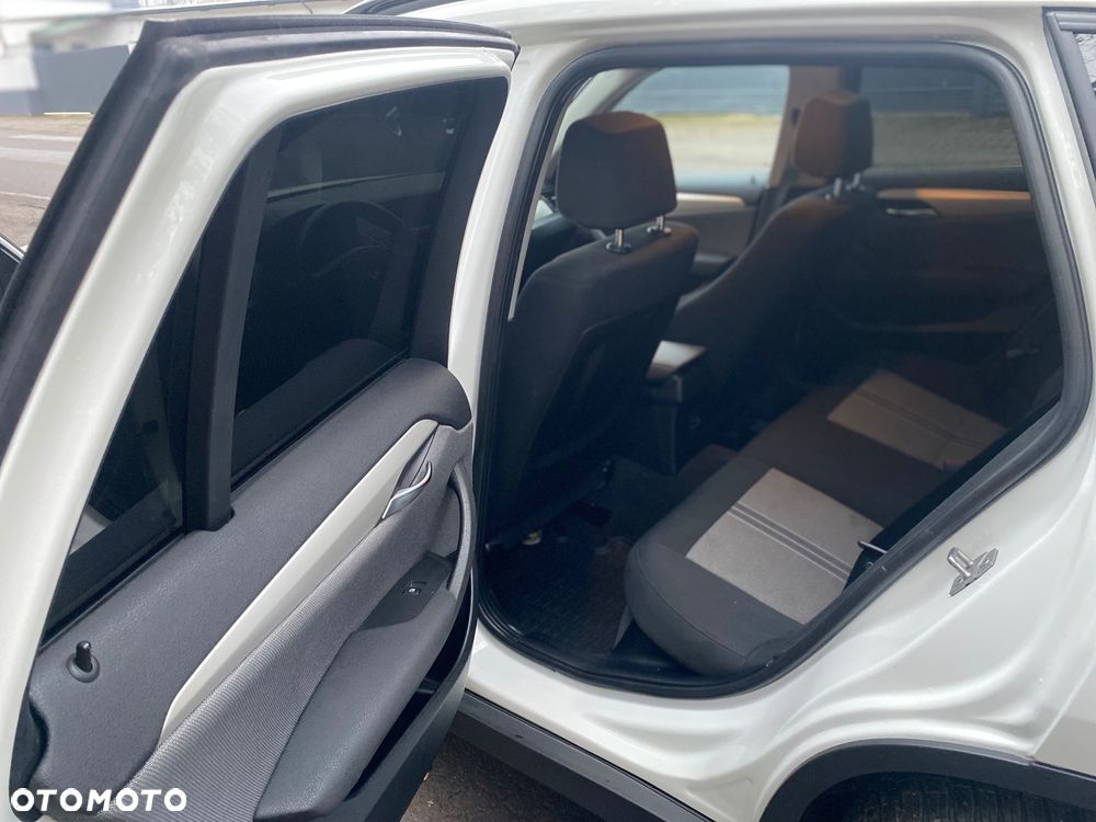 BMW X1 xDrive18d - 12