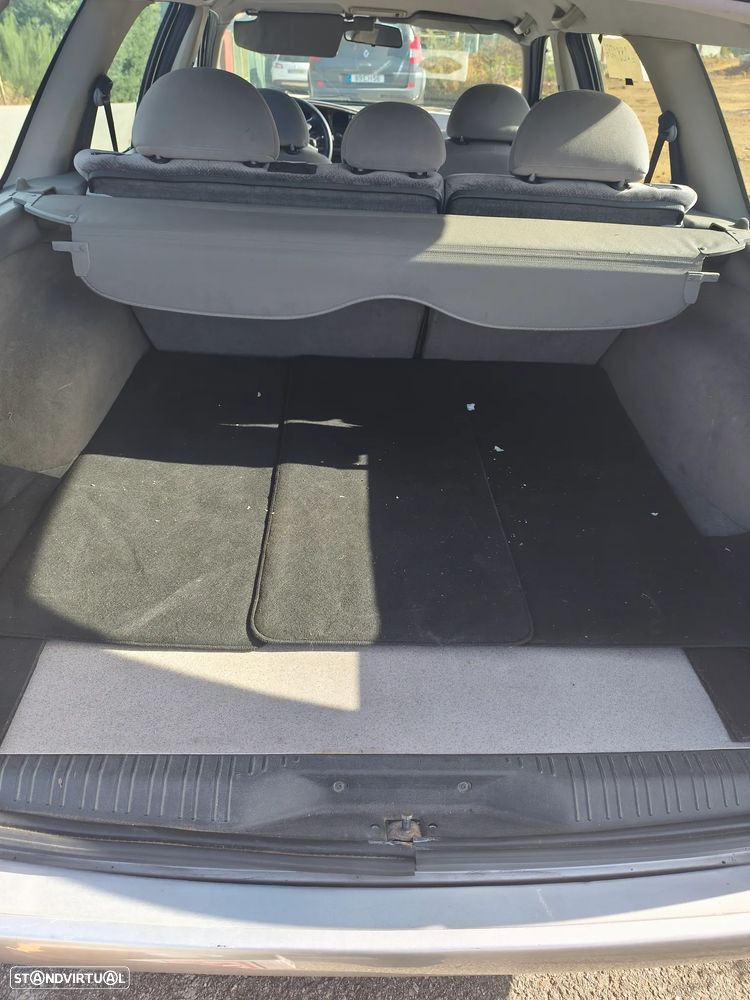 Ford Mondeo SW 1.8 TD Ghia - 6