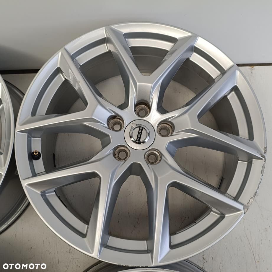 Alufelgi 5x108 18 Volvo XC40 XC60 XC70 V70 S60 S80 Ford 4szt (F9563) - 4