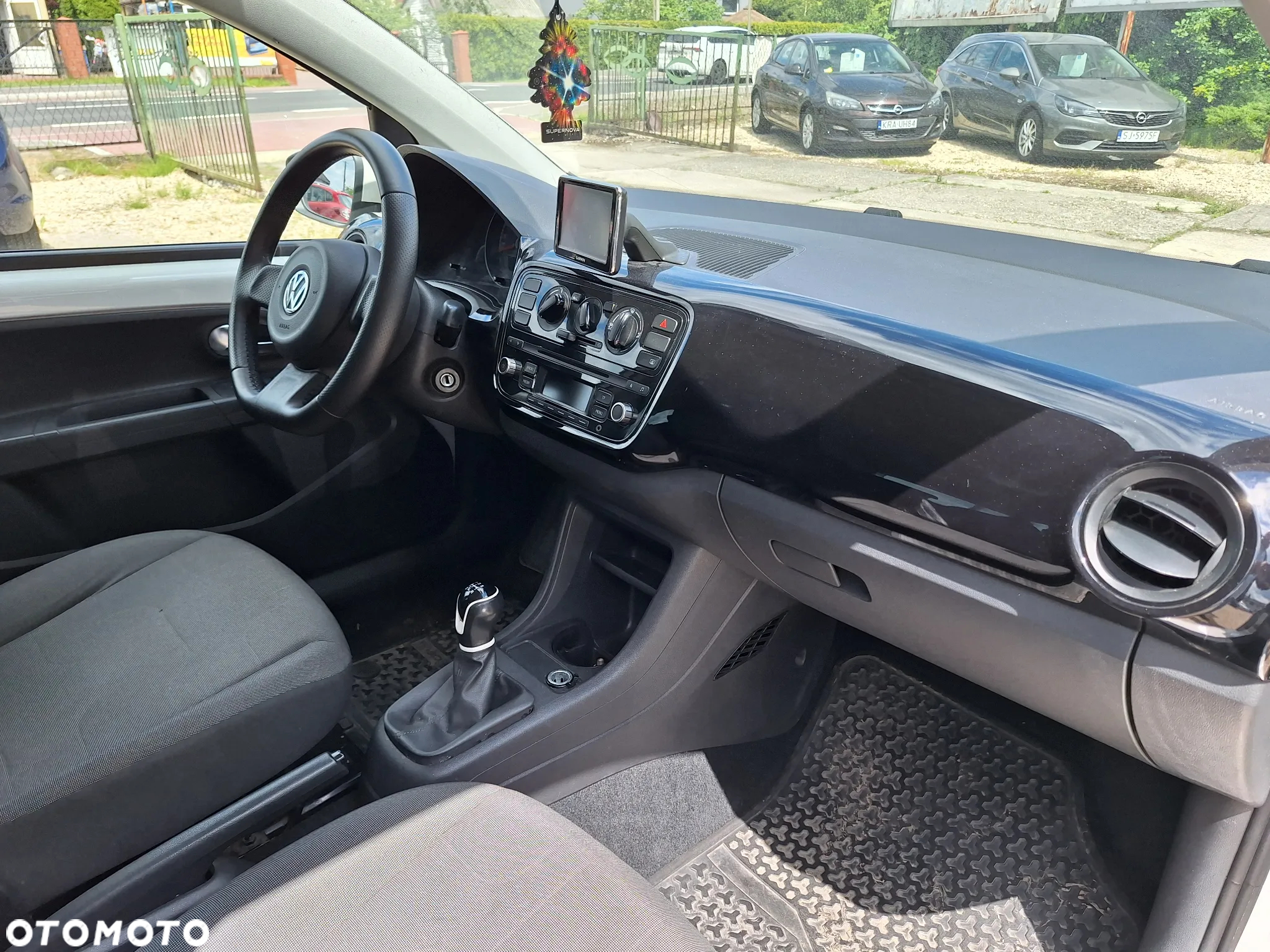 Volkswagen up! 1.0 high - 18