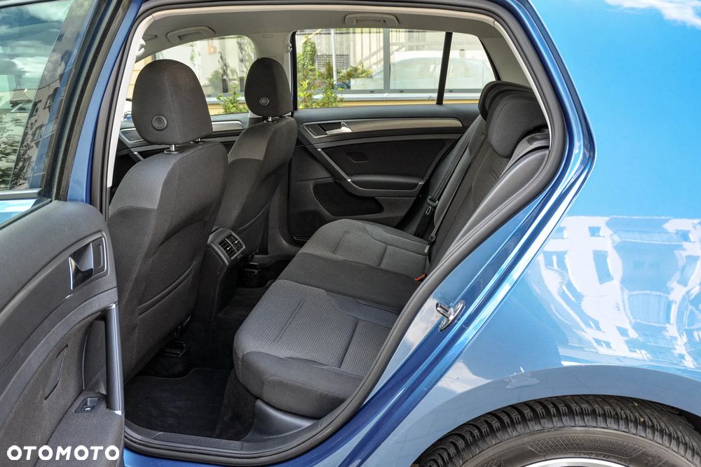 Volkswagen Golf - 8