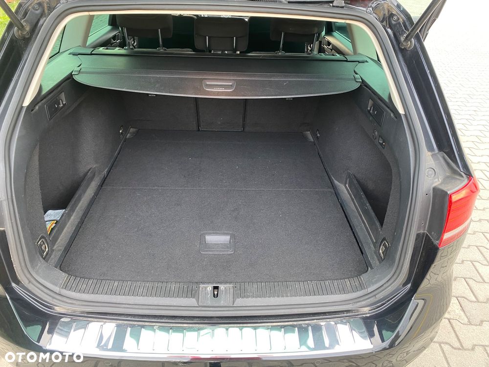 Volkswagen Passat - 19