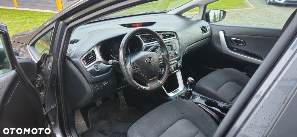 Kia Ceed 1.4 CVVT Dream Team Edition - 12