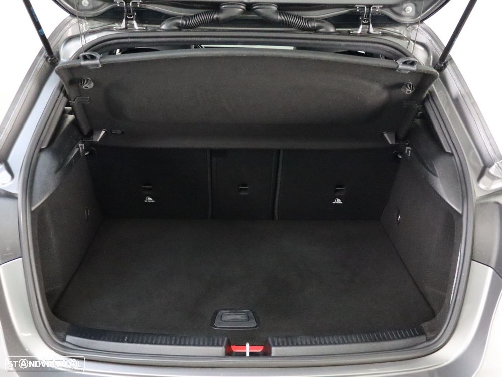 Mercedes-Benz A 250 e AMG Line - 27