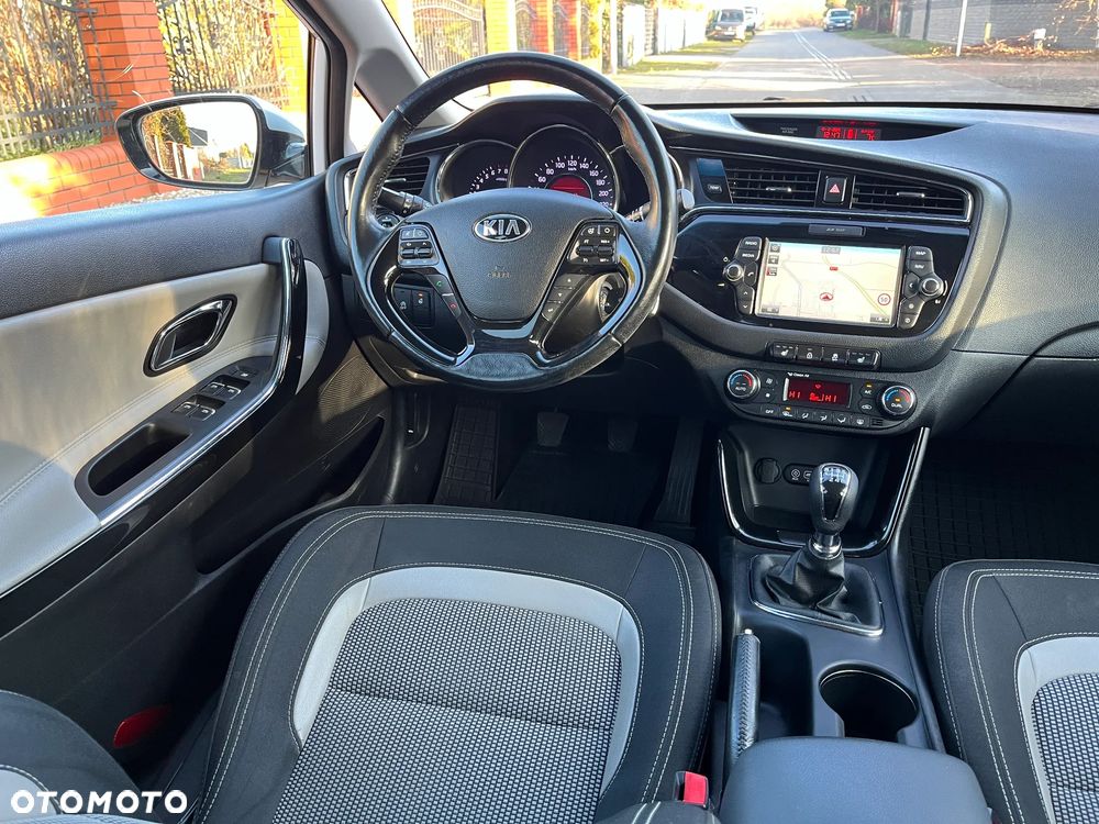 Kia Ceed 1.6 GDI L Business Line - 16