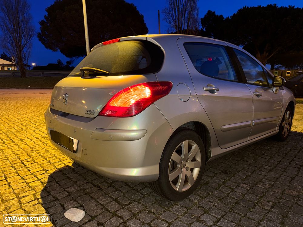 Peugeot 308 1.4 16V Executive - 4