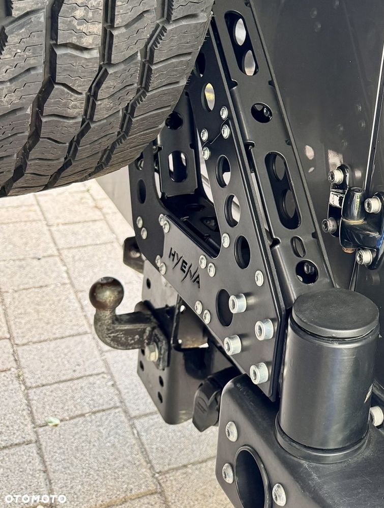 Land Rover Defender 2.5 TDI - 36