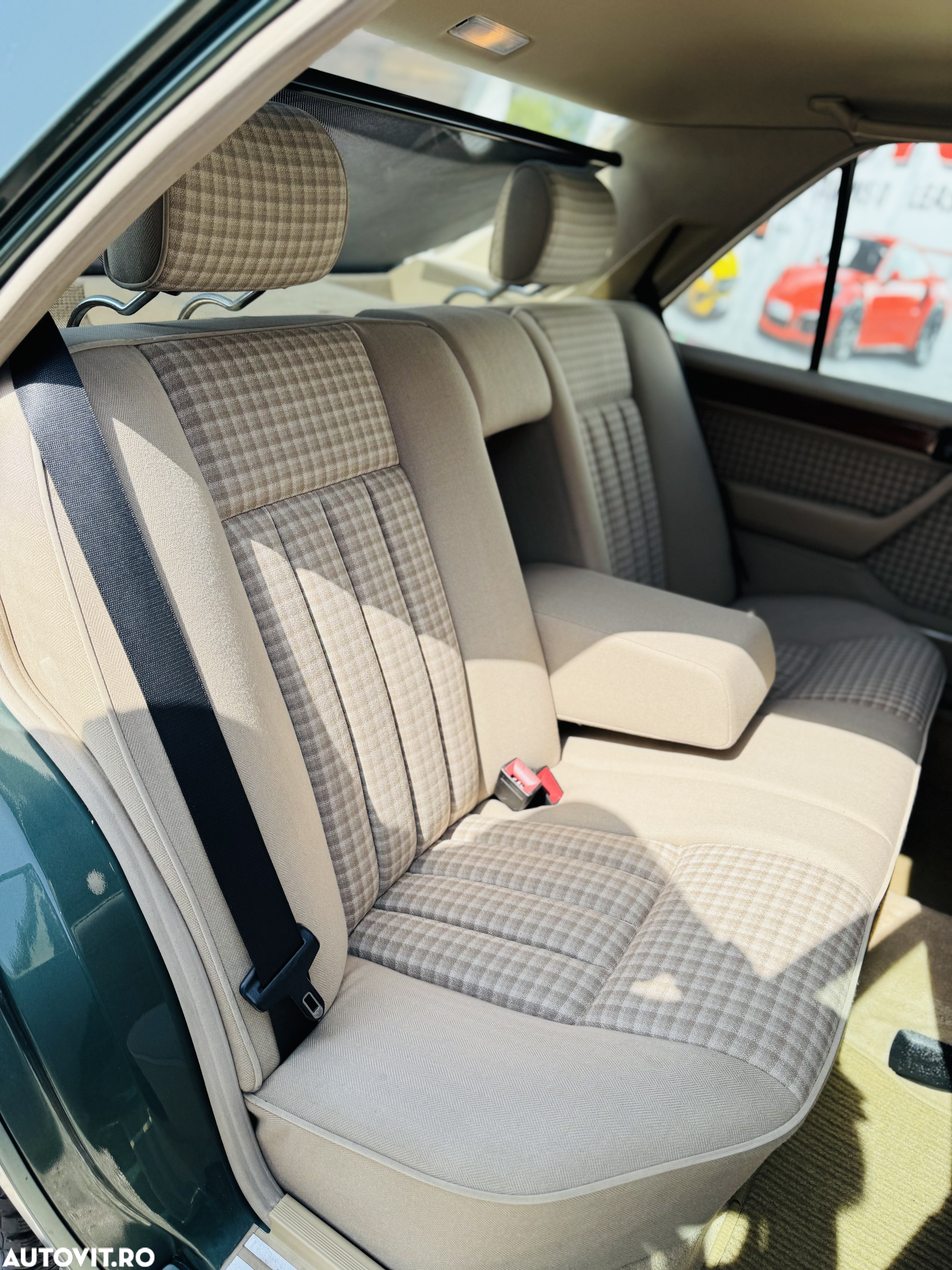 Mercedes-Benz E - 10