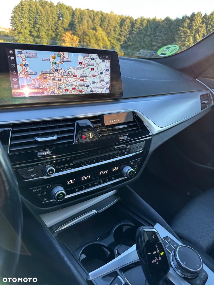 BMW Seria 5 525d Touring Luxury Line - 27