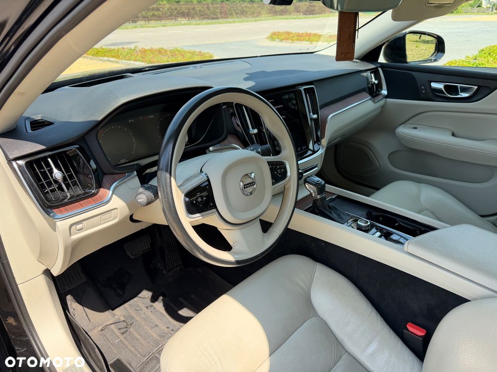 Volvo S60 T6 AWD Momentum Pro - 9