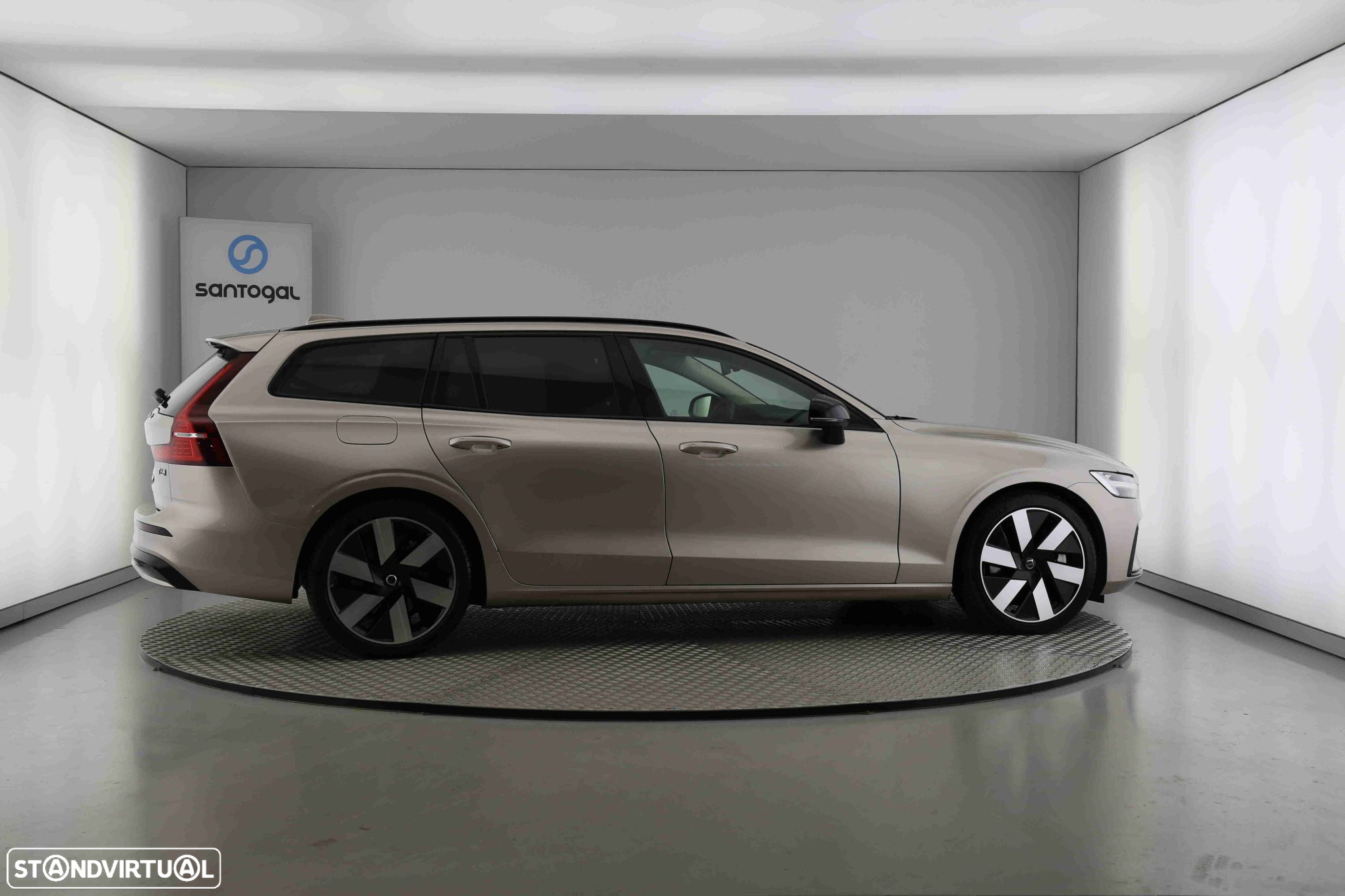 Volvo V60 2.0 T6 AWD TE Plus Dark - 3