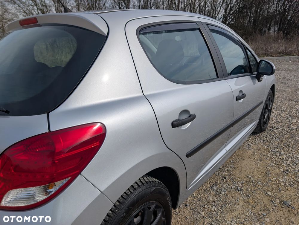 Peugeot 207 1.4 Presence - 14