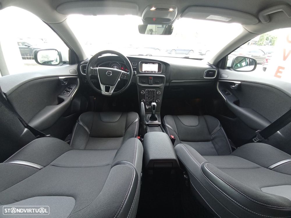 Volvo V40 2.0 D2 Momentum - 19