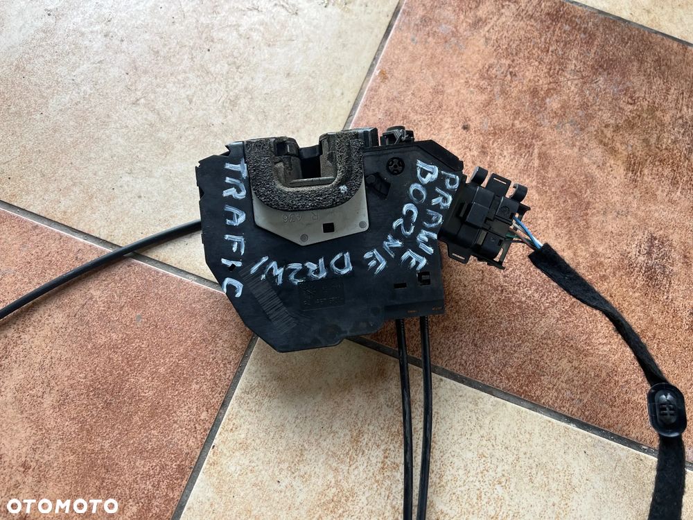 ZAMEK DRZWI BOCZNYCH PRAWYCH KLAMKA 5 PIN RENAULT TRAFIC III - 2