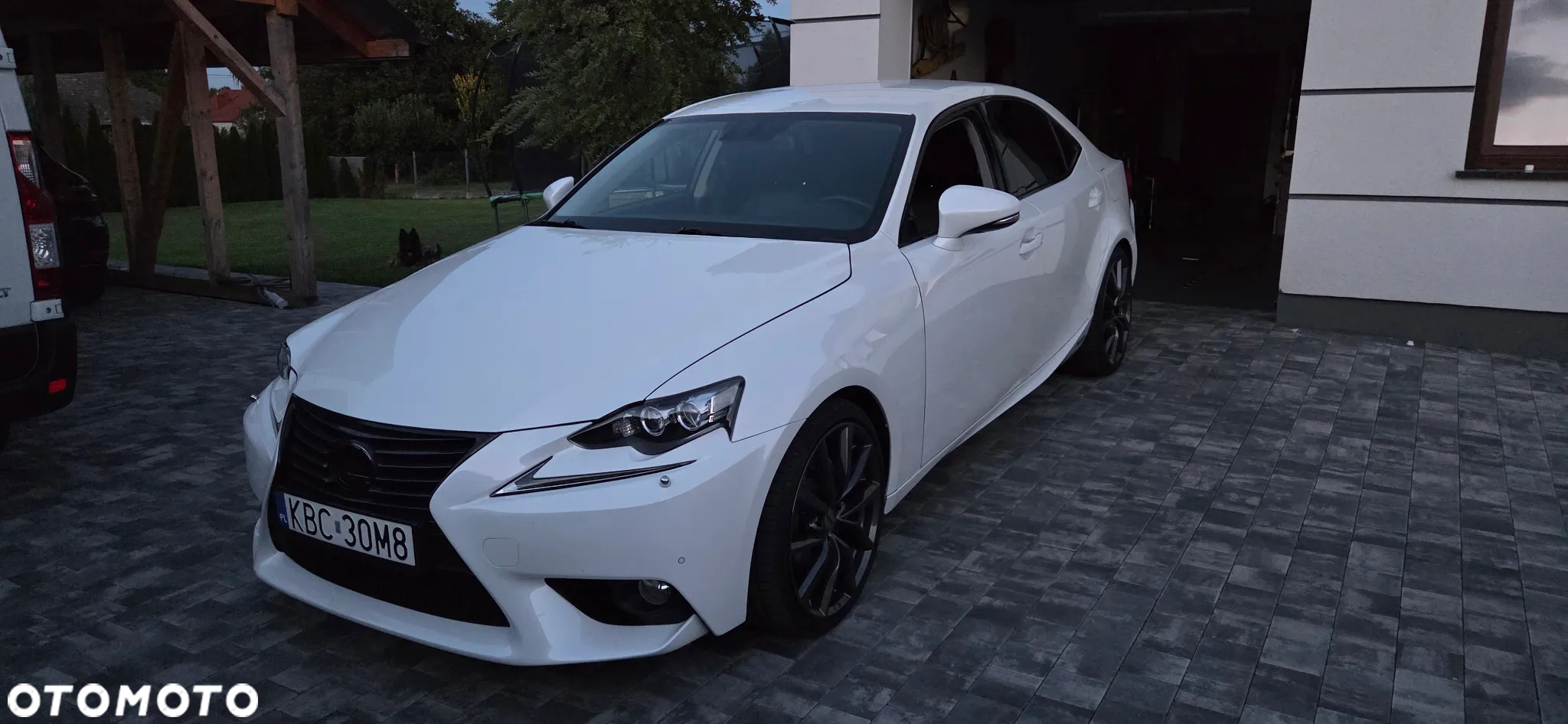 Lexus IS 300h Business Edition - 9