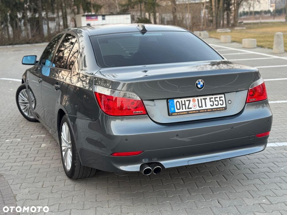BMW Seria 5 545i - 23
