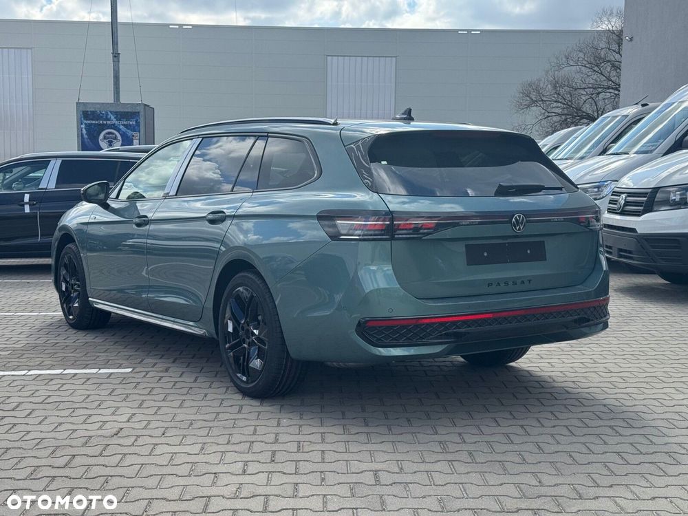 Volkswagen Passat Variant 2.0 TSI 4Mot R-Line Plus DSG - 13