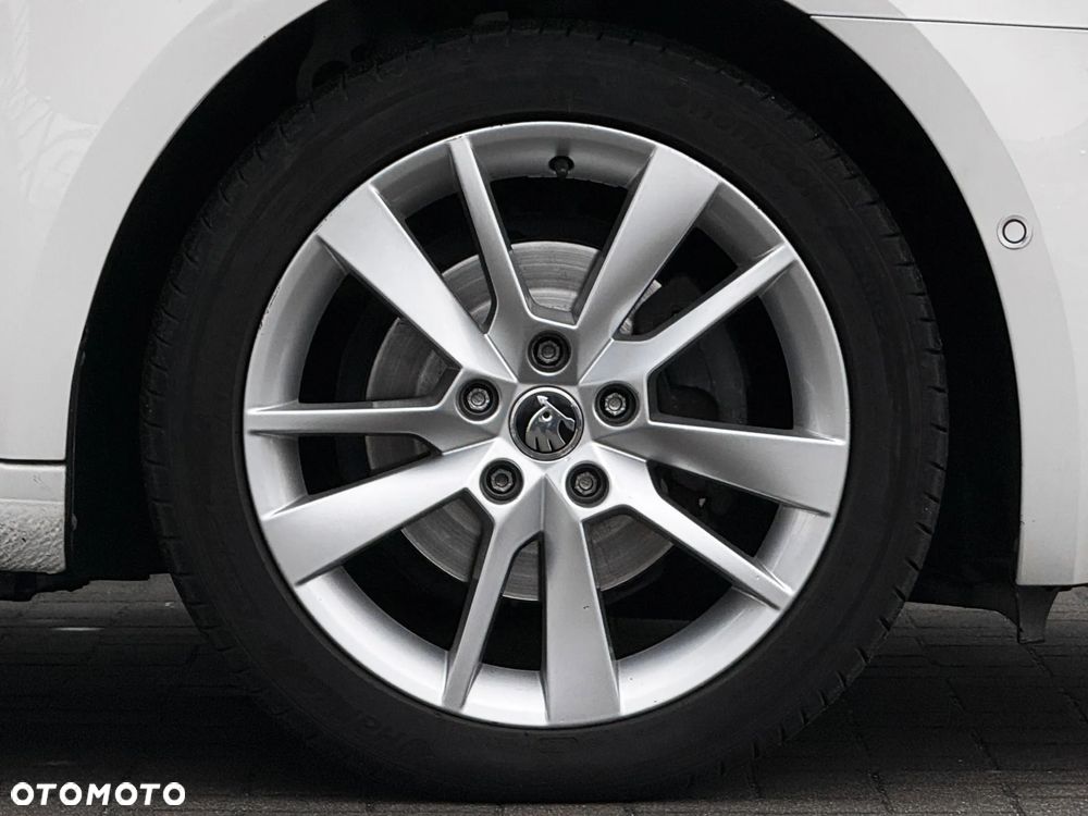 Skoda Octavia 2.0 TDI SCR Style DSG - 10