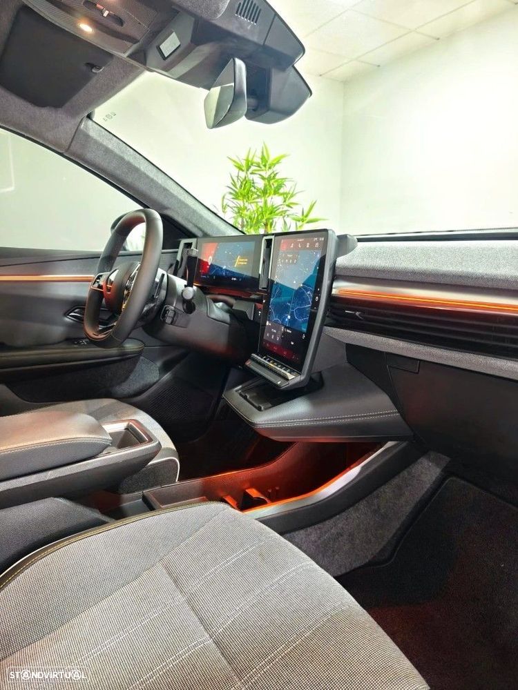 Renault Scénic E-Tech 220 Long Range Techno - 25