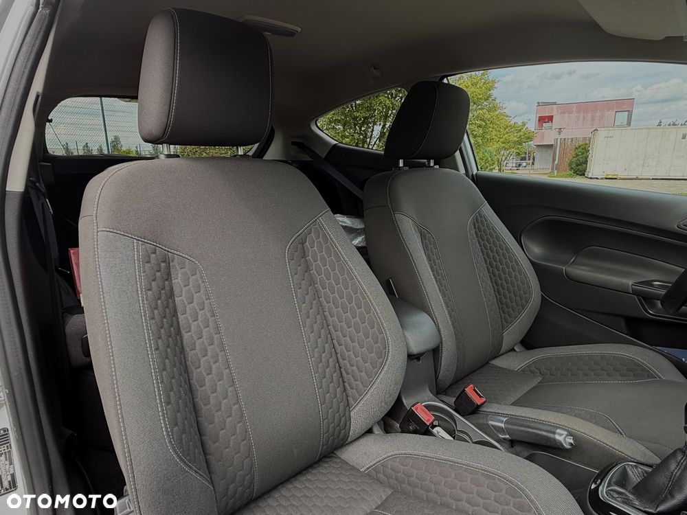 Ford Fiesta - 12