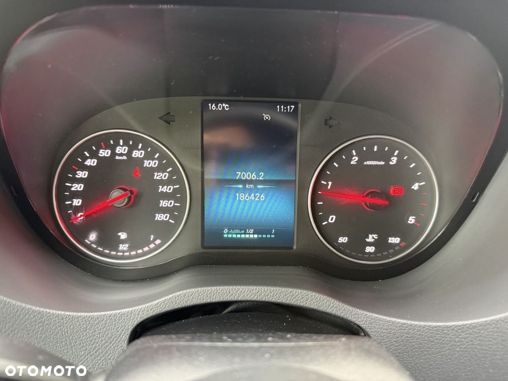 Mercedes-Benz Sprinter - 2