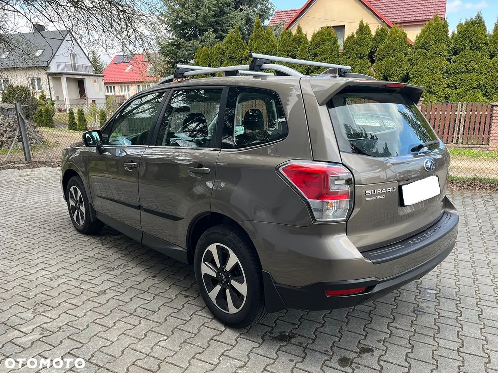 Subaru Forester 2.0 i Exclusive - 30