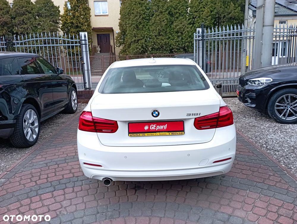 BMW Seria 3 318i - 5