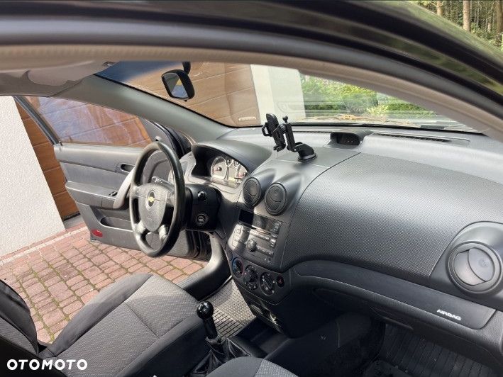 Chevrolet Aveo 2012 photo 5