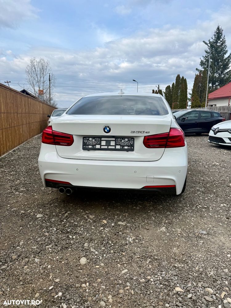 BMW Seria 3 330e iPerformance AT M Sport - 12